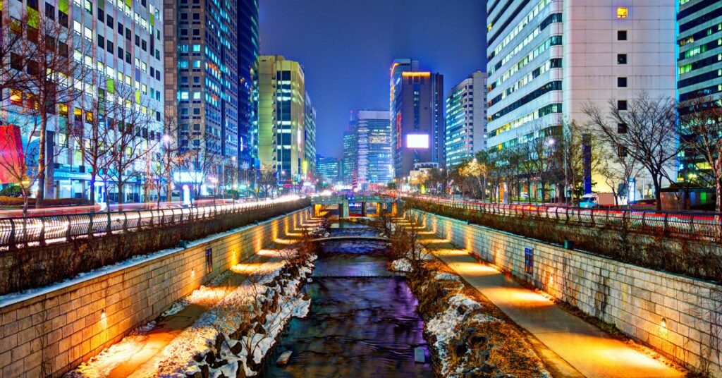 Central district and canal in Seoul Korea